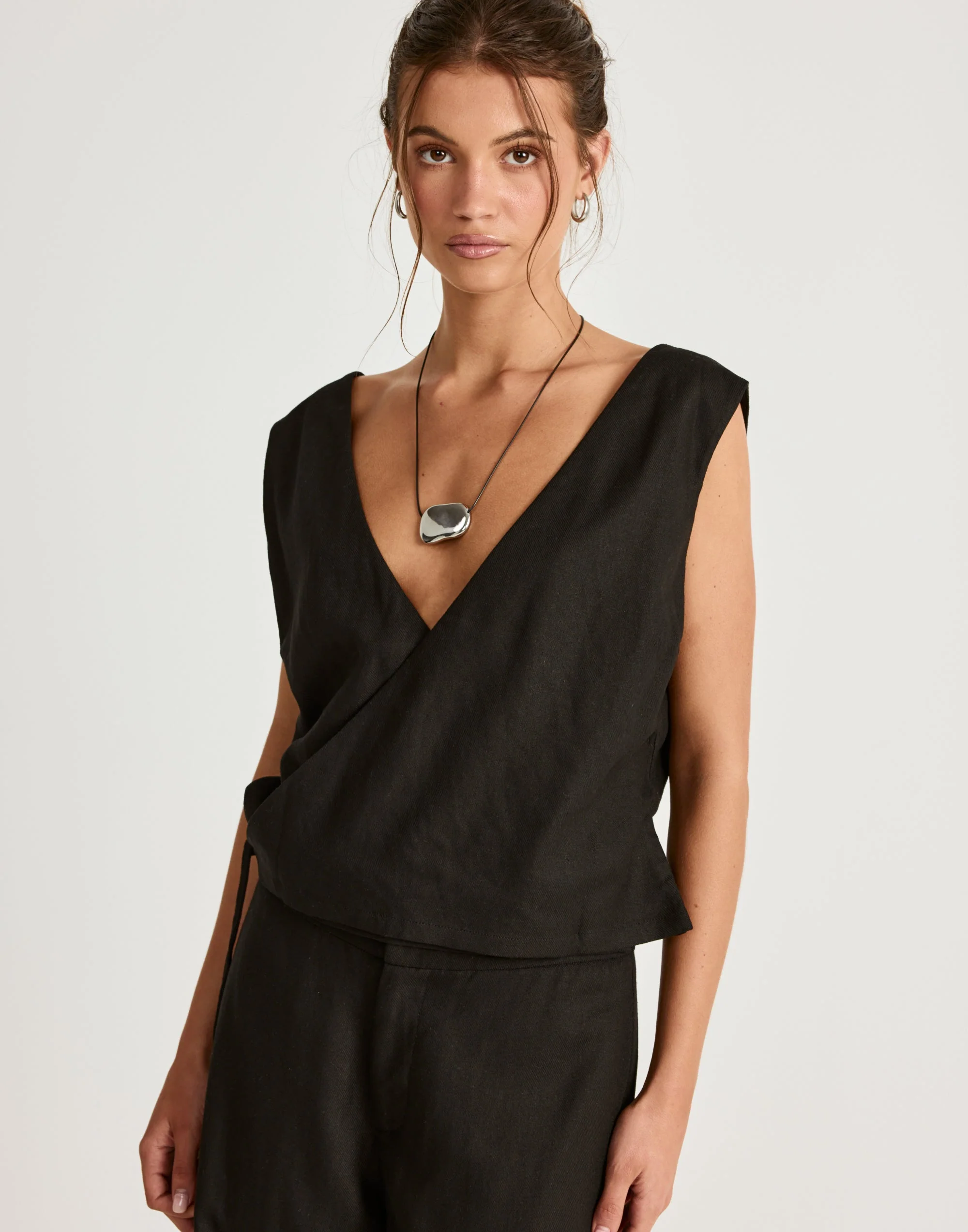 Ariel Top (Black) 3 Ariel Top (Black)