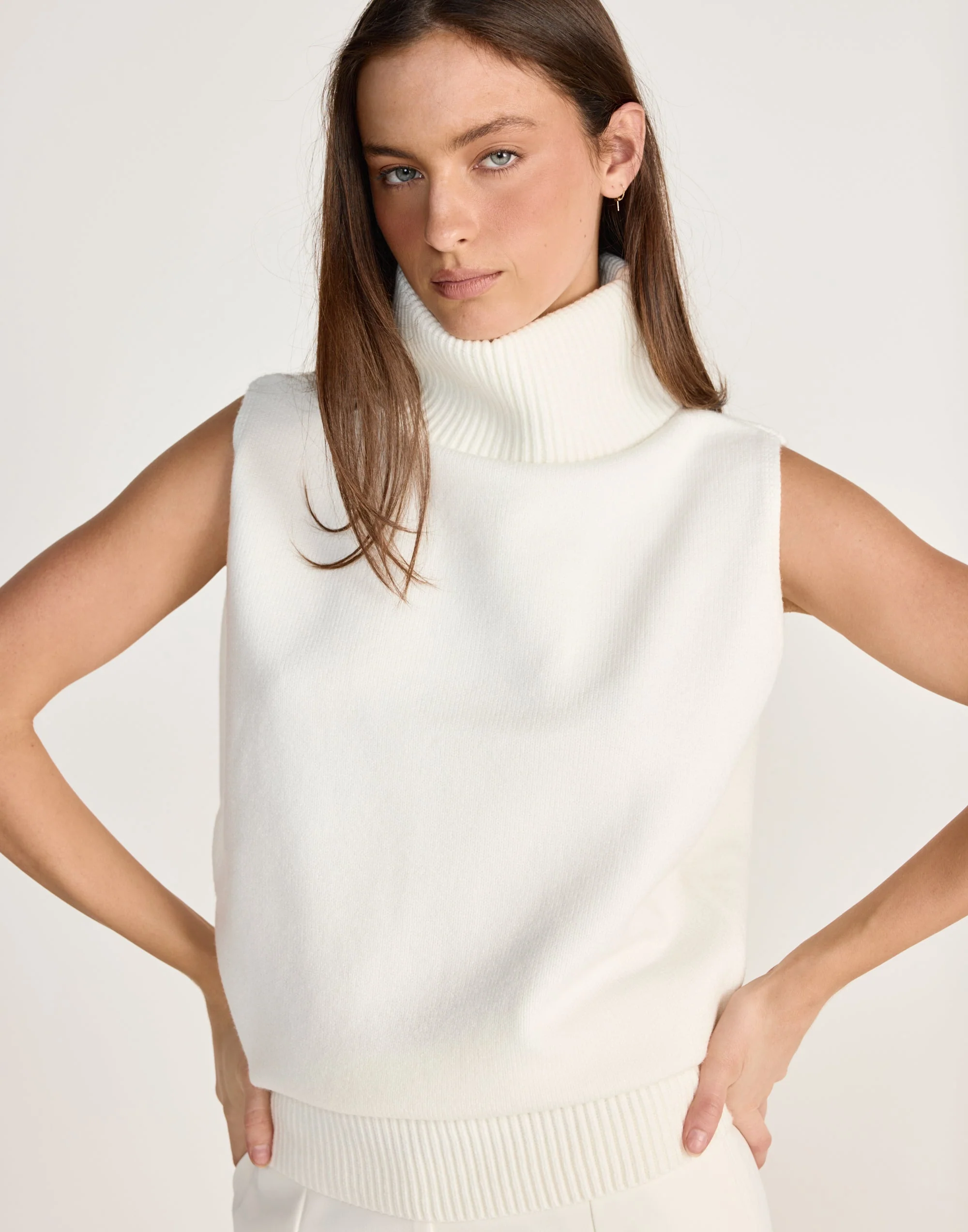 August Vest (Off White) 5 August Vest (Off White)